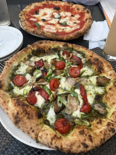 ピザ🍕屋さんへ